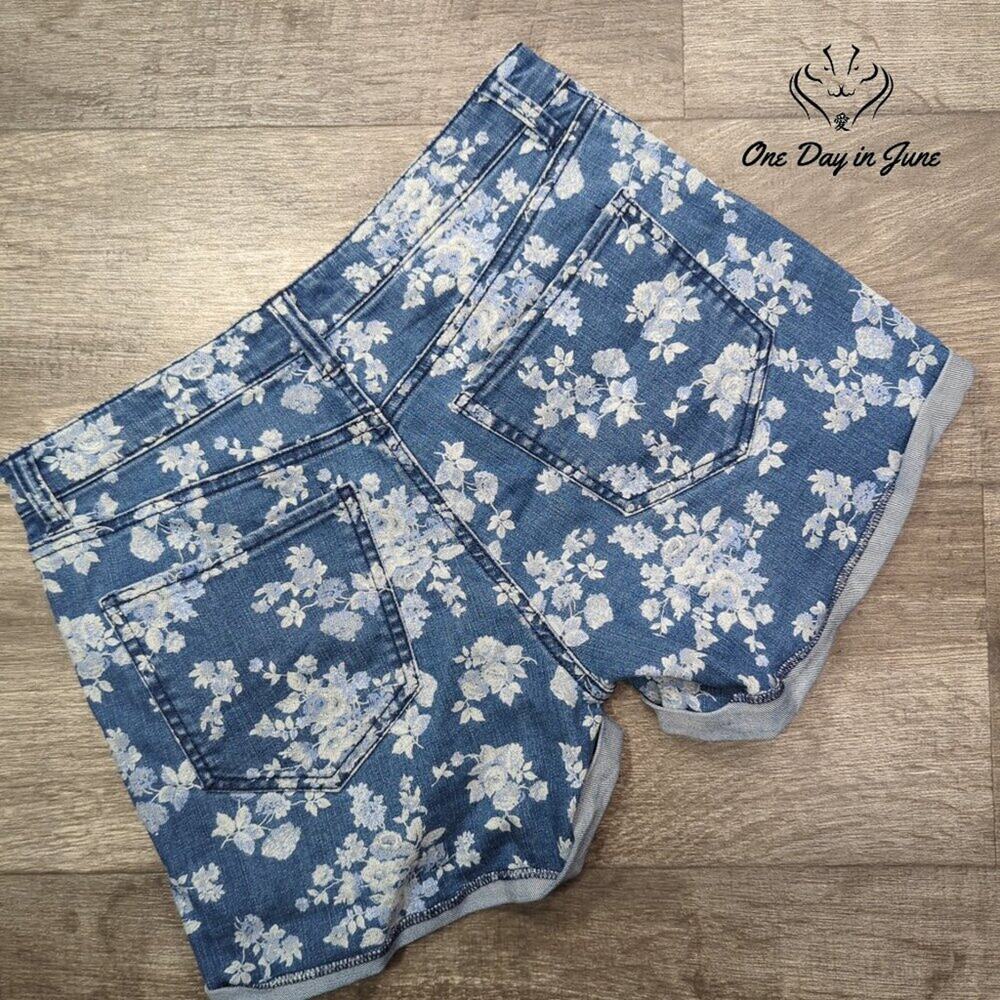 New York & Company Floral Print Denim Shorts Size 4 - Picture 7 of 7